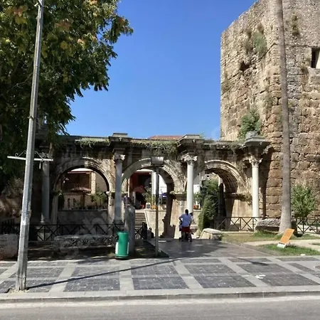 Antalya古城商业步行街中心公寓出租 Apartmán